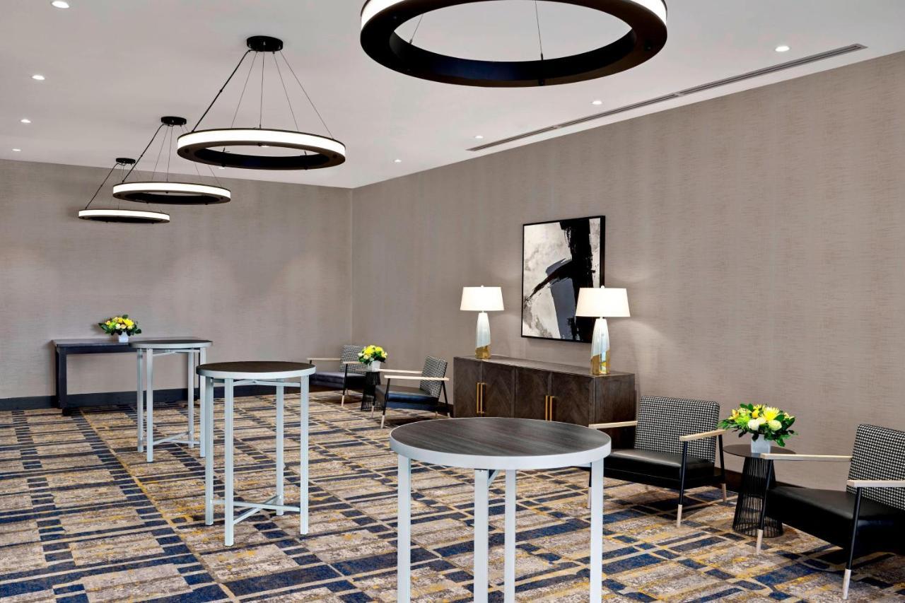 Delta Hotels By Marriott Calgary Downtown Exteriör bild